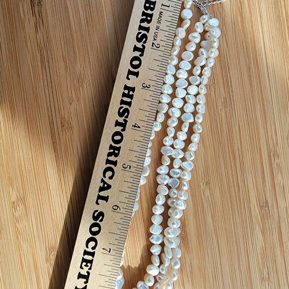 Vintage Women's White and Cream Real pearls triple strand - Picture 2 of 5